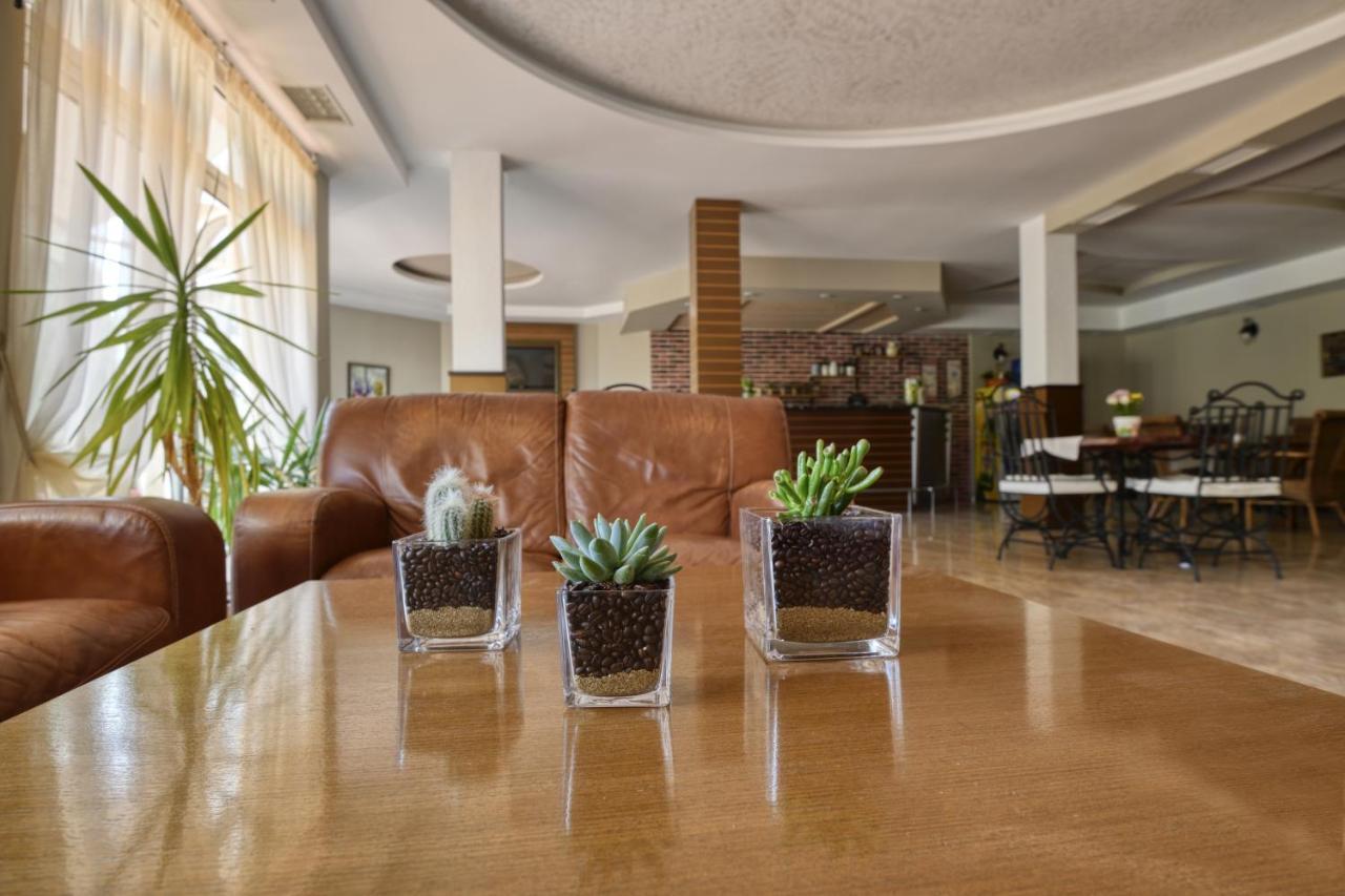 Alekta Hotel Varna Exterior photo